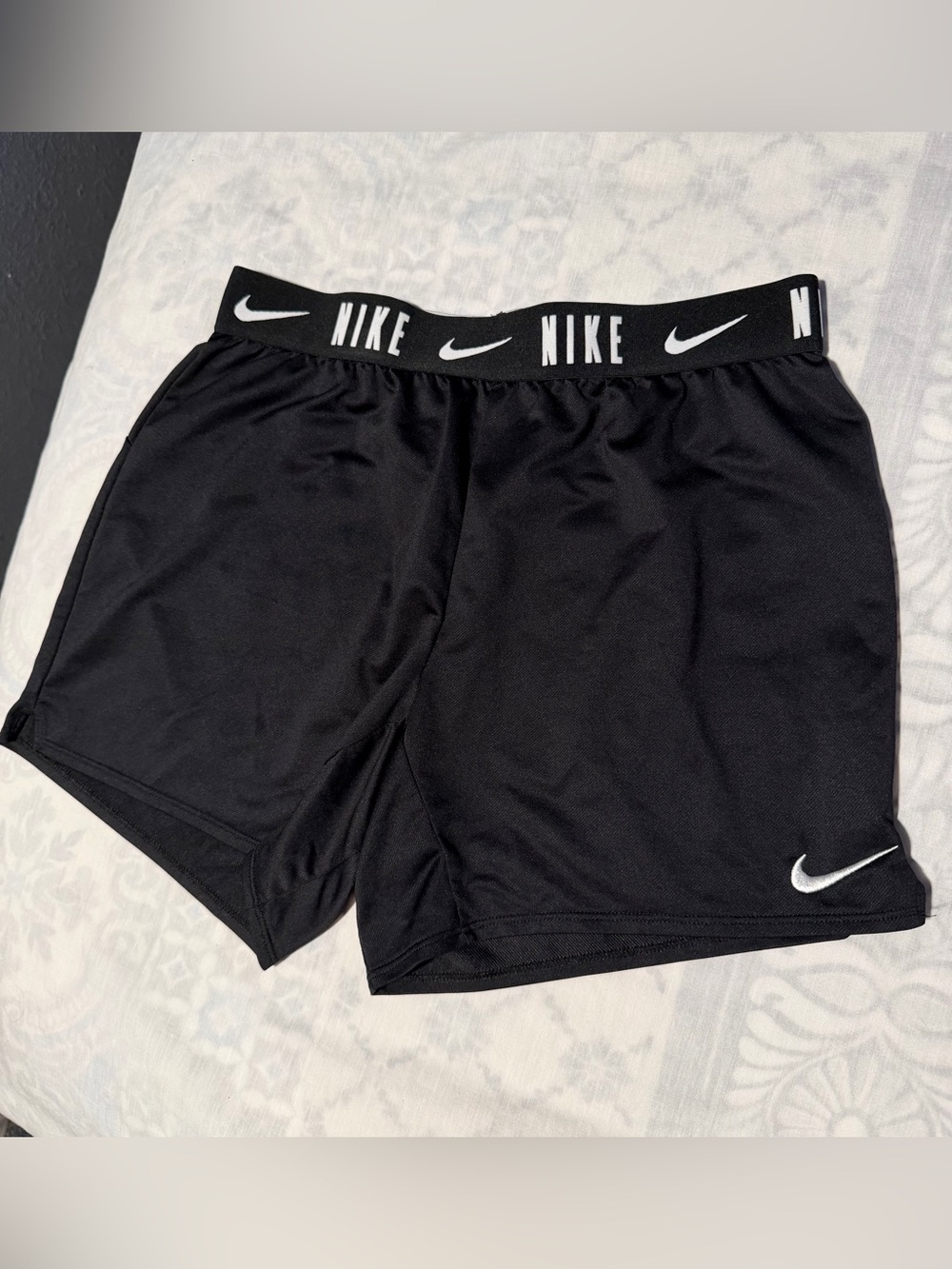Nike Black Women's Athletic Shorts with Branded Waistband size XL